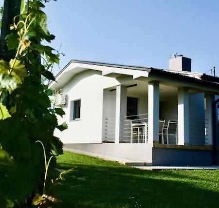 Na Off Villa Radenci Exteriör bild