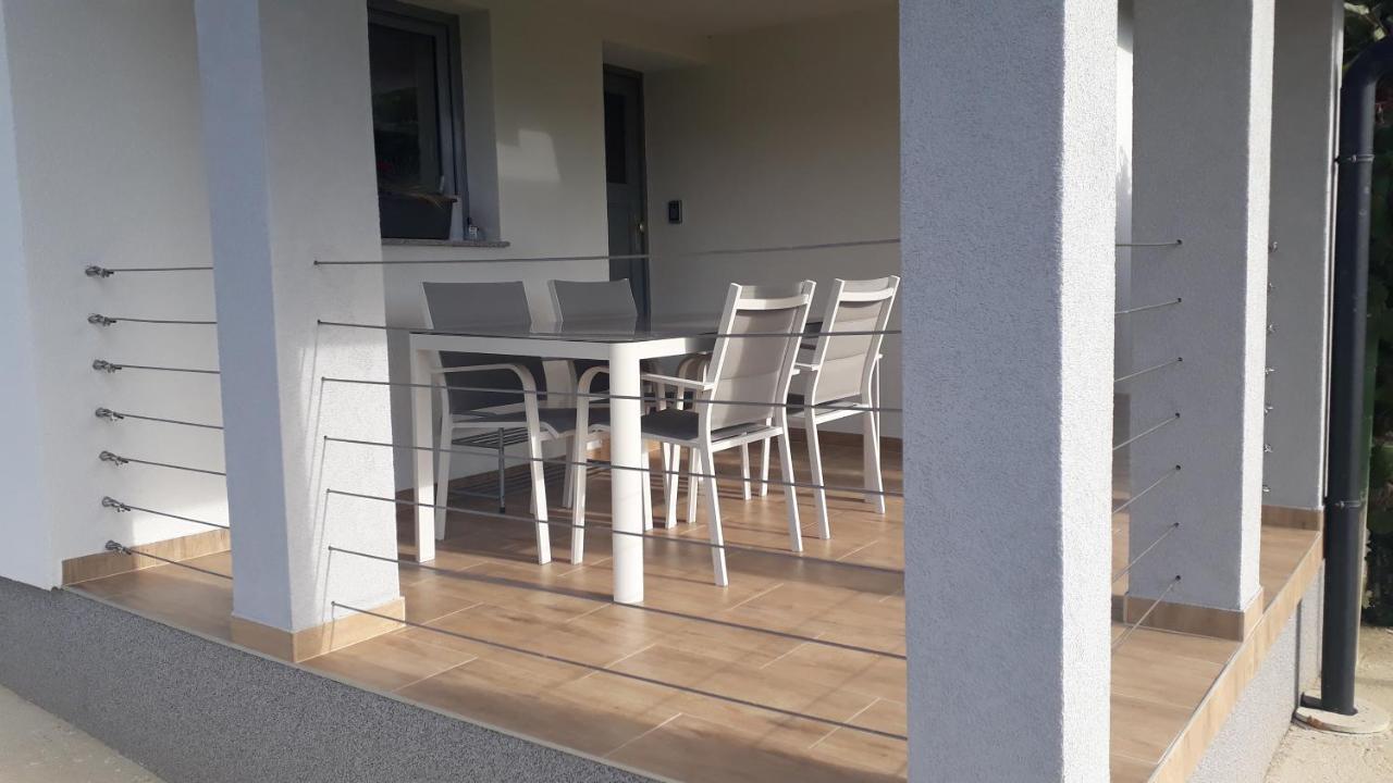 Na Off Villa Radenci Exteriör bild